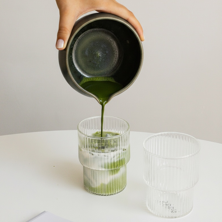 Matcha Schale mit Ausguss (Farbe Wald)